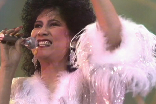 甄妮 - 无敌是爱