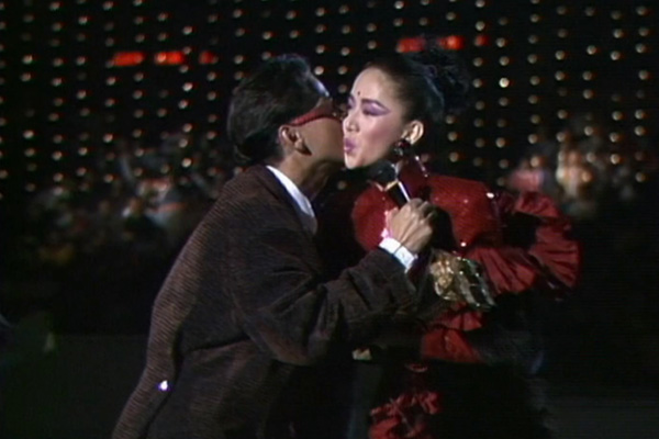 最受欢迎男女歌星：梅艳芳-胭脂扣／谭咏麟-玩出火