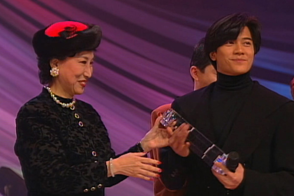 最受欢迎国语歌曲奖：[金] 陈淑桦 林忆莲／[银] 郭富城／[铜]  庾澄庆