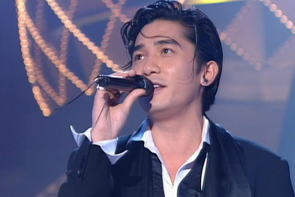 最受欢迎国语歌曲奖：[金] 张学友／[银] 梁朝伟／[铜] 黄安