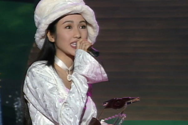 最受欢迎女新人奖：[金] 杨采妮／[银] 王馨平／[铜] 黎姿