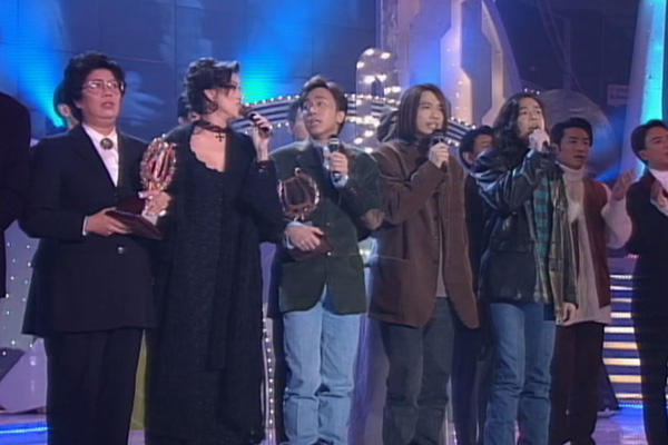 荣誉大奖：陈百强／黄家驹／群星合唱《一生何求+光辉岁月+深爱着你+海阔天空》