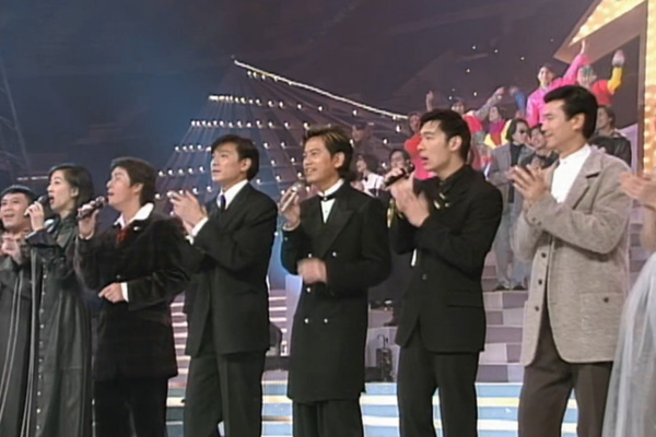 荣誉大奖：邓丽君（群星合唱 - 漫步人生路）