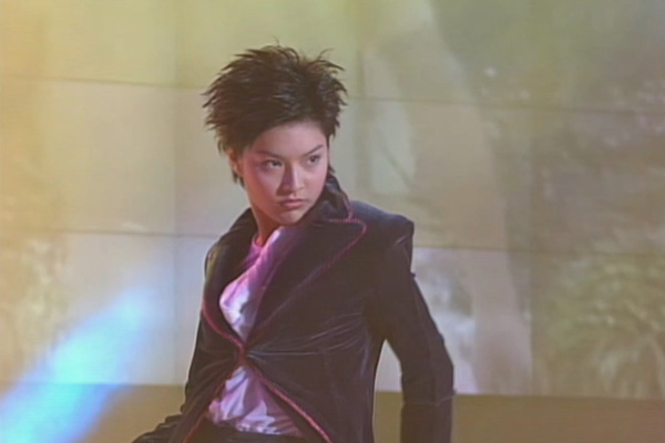 日本音乐监制小室哲哉与叶佩雯 俩师徒表演