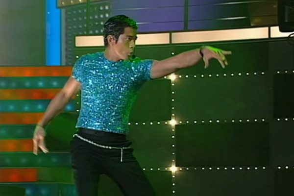 最受欢迎广告歌曲大奖：[金] 渴望无限Ask For More／[银] 心只有你／[铜] 任何天气