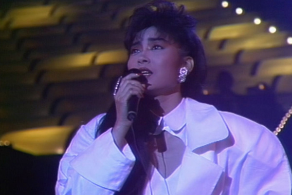 邝美云 - 堆积情感