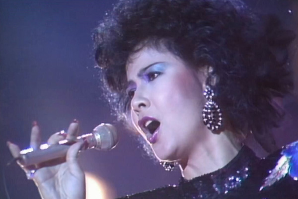 甄妮 - 为你而歌／再不想拥有他／打火机／Holding Out For a Hero