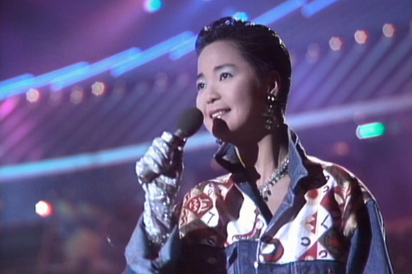 邓丽君 - 偿还／爱人／Scandal／组曲串烧