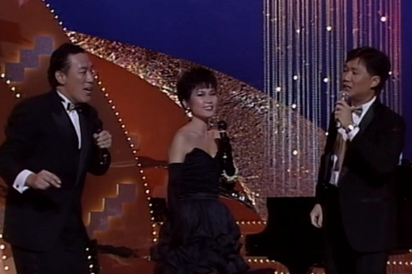 陈欣健 陈洁灵 关正杰 - Smoke Gets in Your Eyes