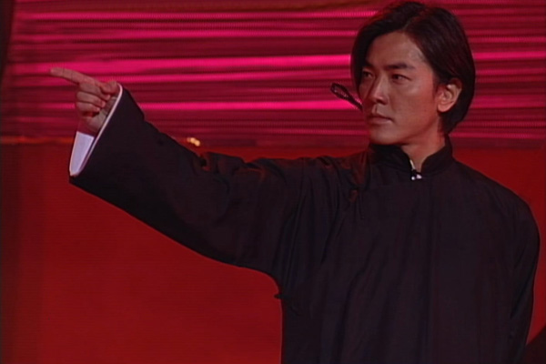 郑伊健 - '华英雄'现场表演